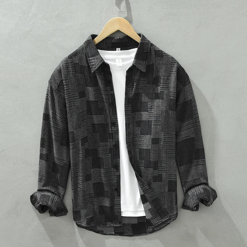 "Herrskjorta i färgglad patchwork-design med bomull, polyester, långärmad, modern stil, lämplig för alla tillfällen."