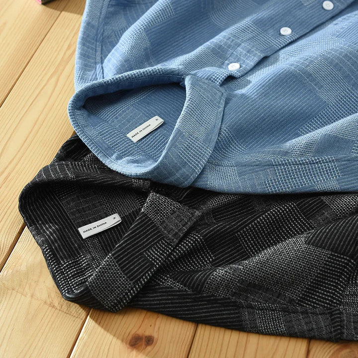"Herrskjorta i färgglad patchwork-design med bomull, polyester, långärmad, modern stil, lämplig för alla tillfällen."