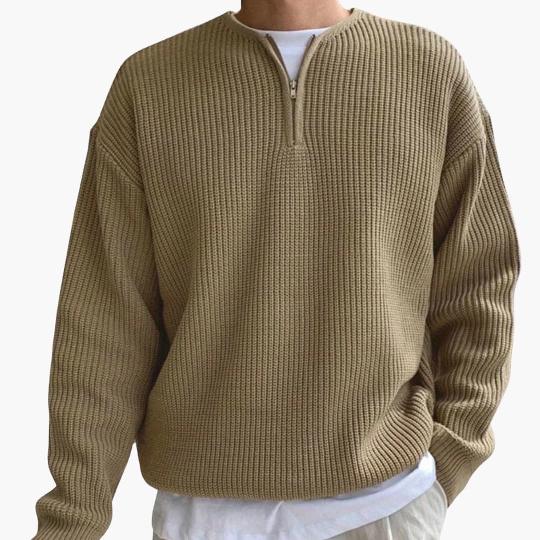 "Herrtröja med halvzip, stickad design och långa ärmar i modern stil, perfekta för både vardag och formella händelser."