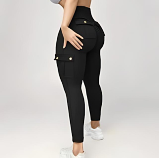 "Högmidjade damcargo byxor med slim fit, stretchmaterial, funktionella fickor, modern och smickrande design."