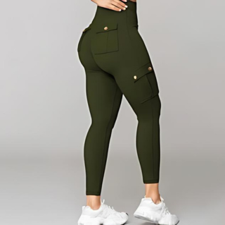 "Högmidjade damcargo byxor med slim fit, stretchmaterial, funktionella fickor, modern och smickrande design."