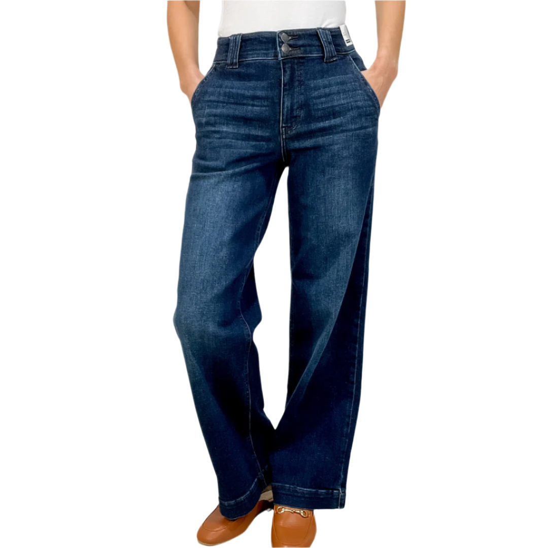 "Högmidjade vida jeans i premium denim, lyfter fram figuren med tidlös design och vida ben för trendig vardagsstil."