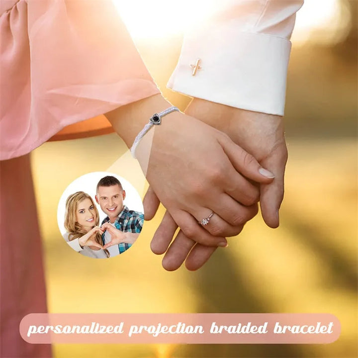 "Hjärtaformad fotoprojektion armband i rostfritt stål för kvinnor, med anpassningsbar projektion och flera färgval."