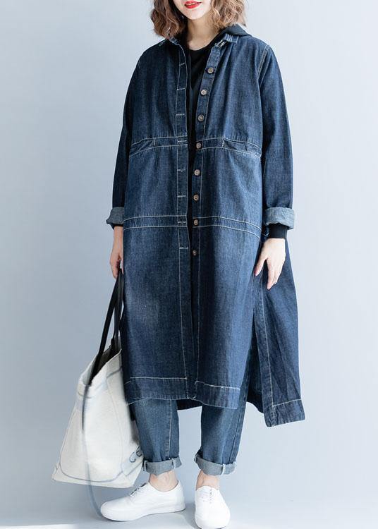 "Jeansjacka dam i lätt denim, öppen sida. Modern design, blå färg, avslappnad stil. Perfekt för alla tillfällen."