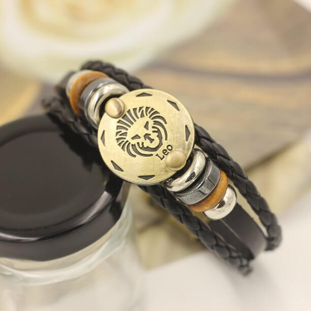 Zodiac-armband som en personlig talisman för män