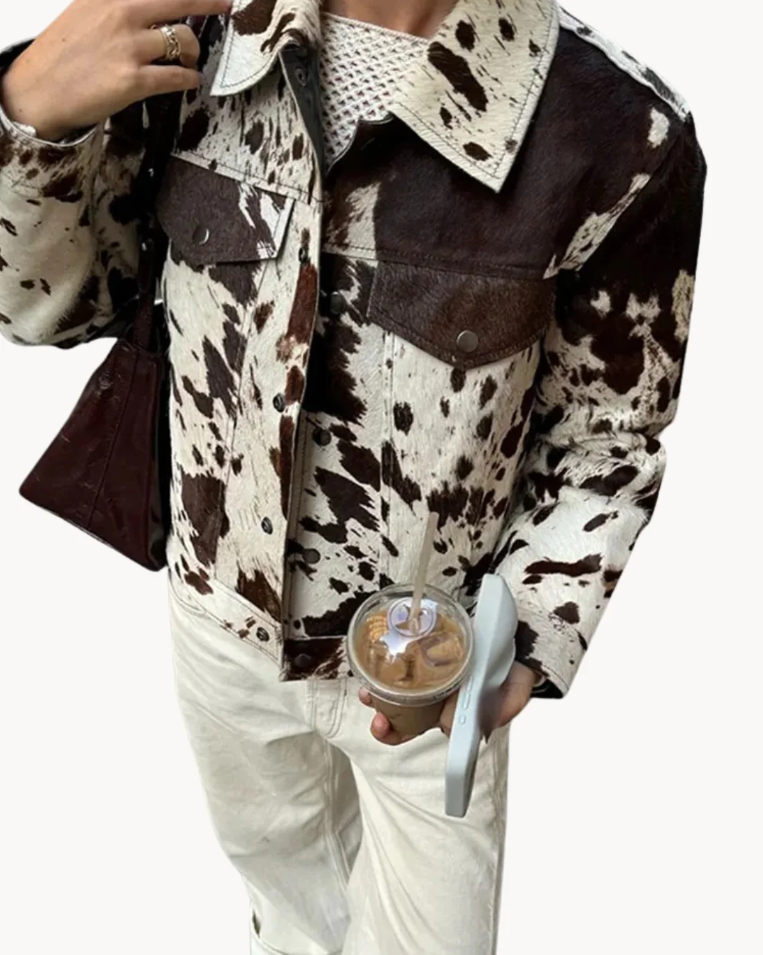 "Kaki grön kvinnors jacka i polyester-bomullsblandning, elegant design och mångsidig för alla tillfällen."