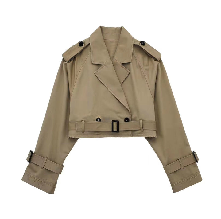 "Klassisk damtrenchcoat med bälte, flera färger, elegant design, perfekt för vår och höst. Visa beige trenchcoat."