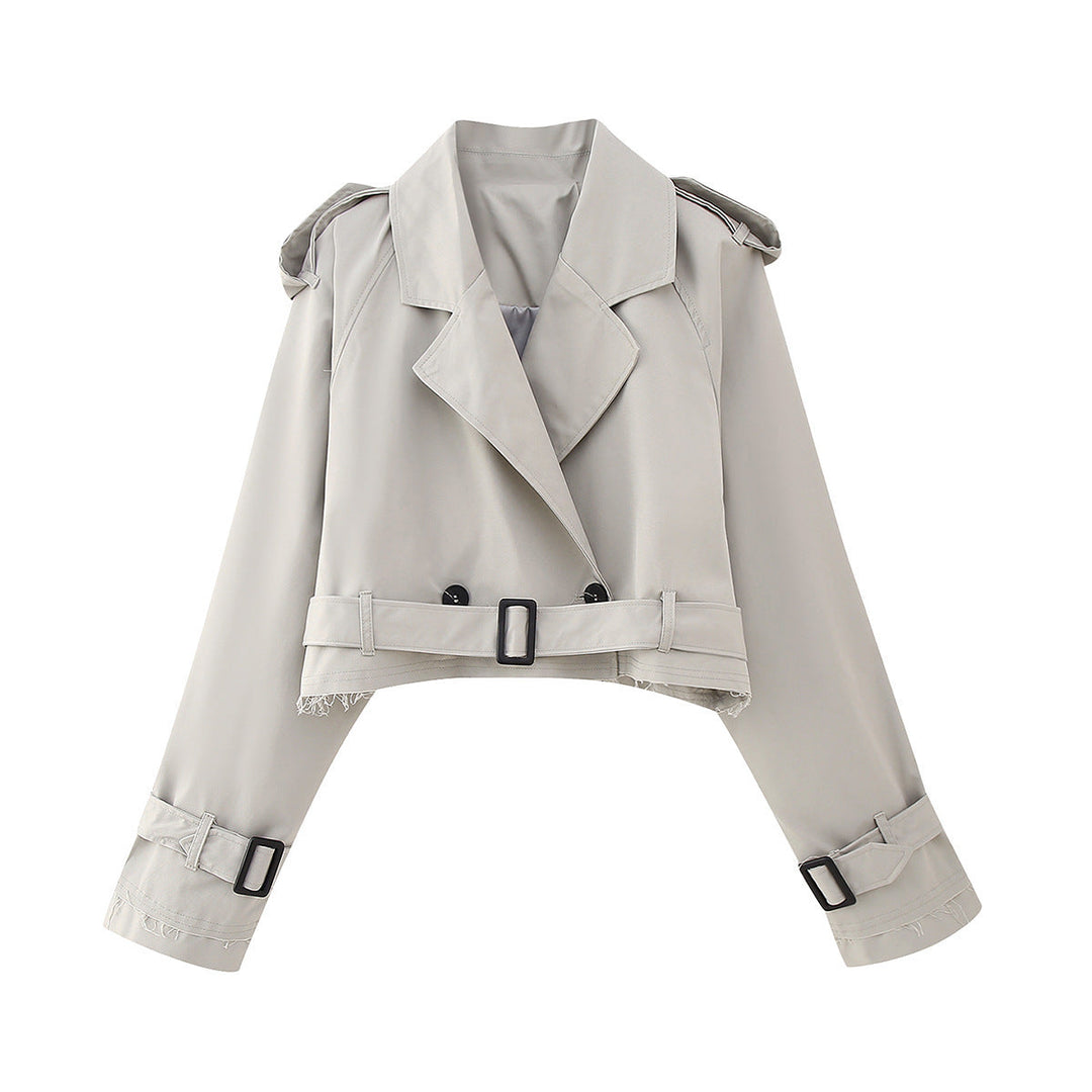 "Klassisk damtrenchcoat med bälte, flera färger, elegant design, perfekt för vår och höst. Visa beige trenchcoat."