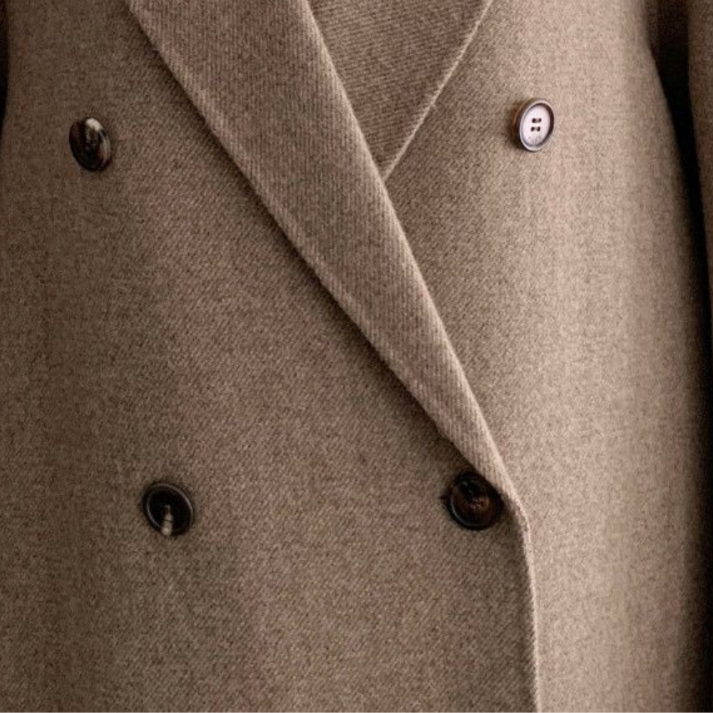 "Klassisk dubbelknäppt vinterkappa för kvinnor i beige och brun, elegant och mångsidig för formella och avslappnade tillfälle