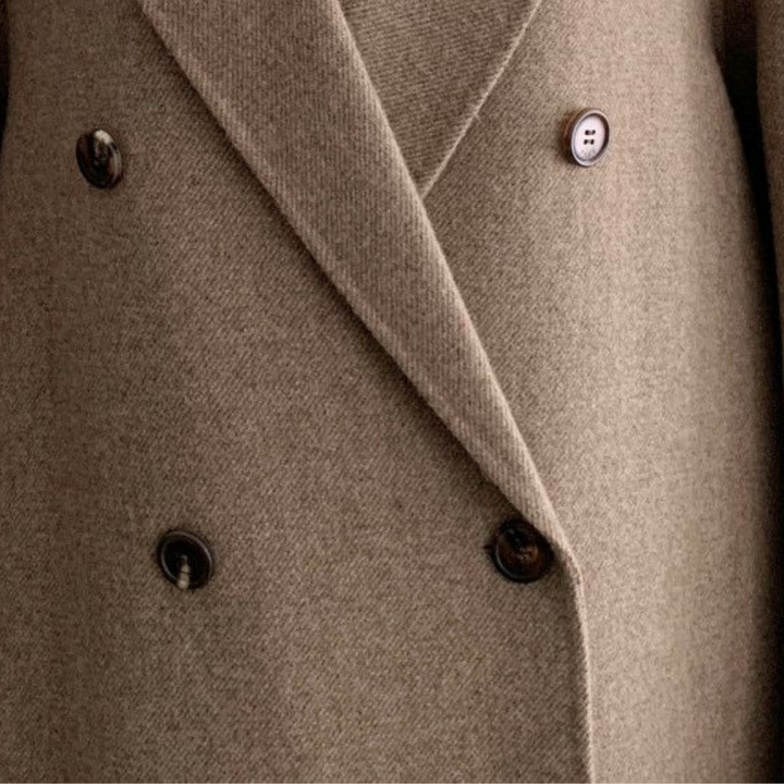"Klassisk dubbelknäppt vinterkappa för kvinnor i beige och brun, elegant och mångsidig för formella och avslappnade tillfälle