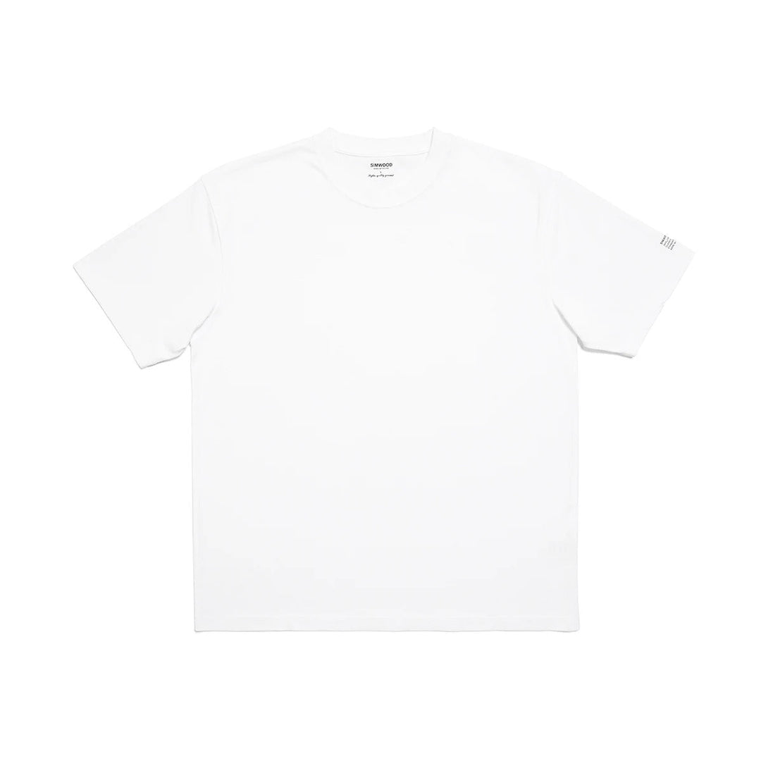 "Klassisk herr T-shirt i mjuk bomull med skräddarsydd passform och kort ärm i svart nyans."
