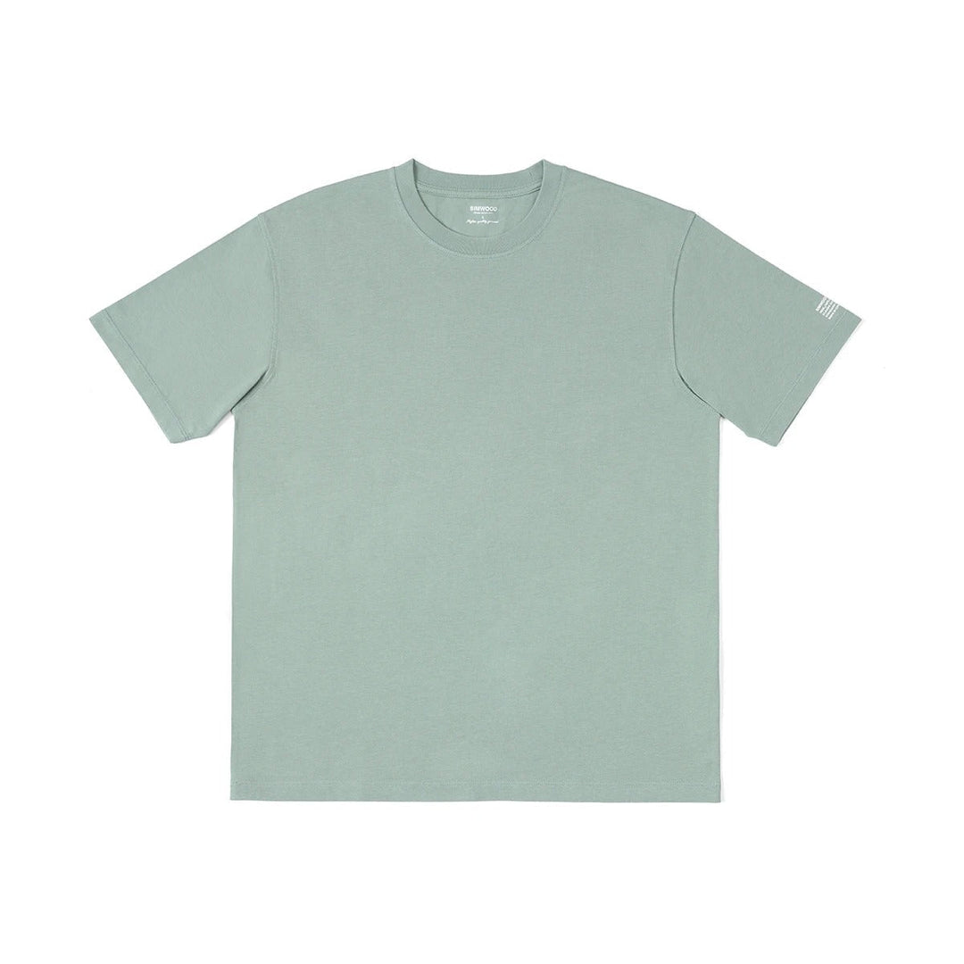 "Klassisk herr T-shirt i mjuk bomull med skräddarsydd passform och kort ärm i svart nyans."