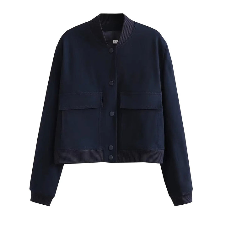 "Klassisk kvinnors varsity bomberjacka med v-ringning, enfärgad design, långa ärmar och praktiska fickor. Perfekt för alla ti