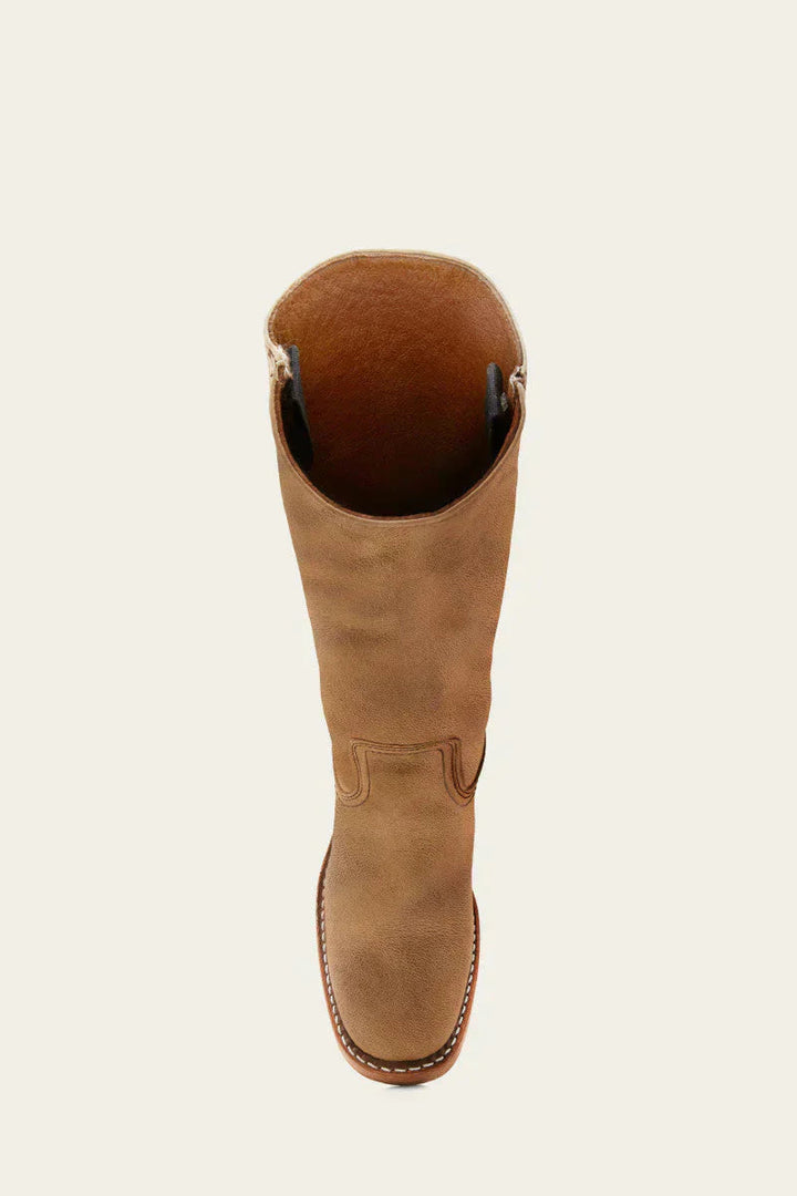 "Klassiska damstövlar med blockklack, brun färg, elegant och mångsidig design för både formella och avslappnade tillfällen."