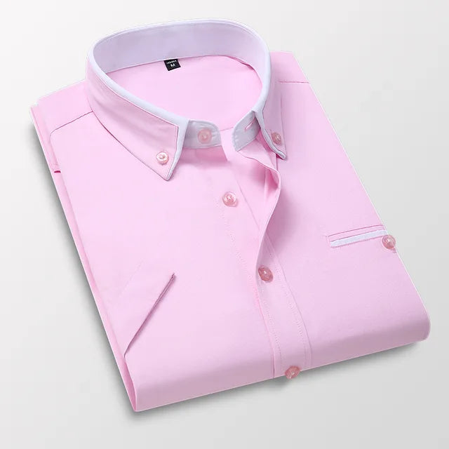 "Kortärmad herrskjorta med klassisk vik-krage, bomull-polyester, elegant & mångsidig stil för alla tillfällen."