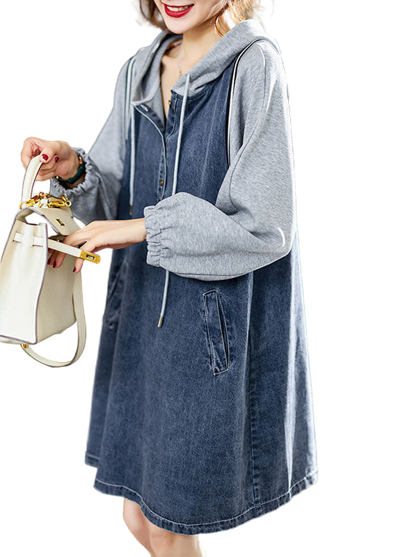 Kvinna denim mid klänning med huva och fickor, långärmad, avslappnad passform, patchwork-design för höstmode.