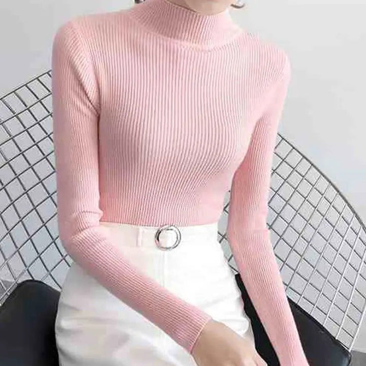 "Kvinnor stickad pullover, mockanacke, chic design, mjuk grått tyg, elegant och tidlöst plagg för alla tillfällen."