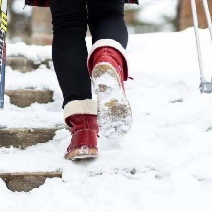 "Kvinnor vattentäta snöstövlar med ullfoder, robust sula, idealiska för vinter och snö. Finns i flera färger."