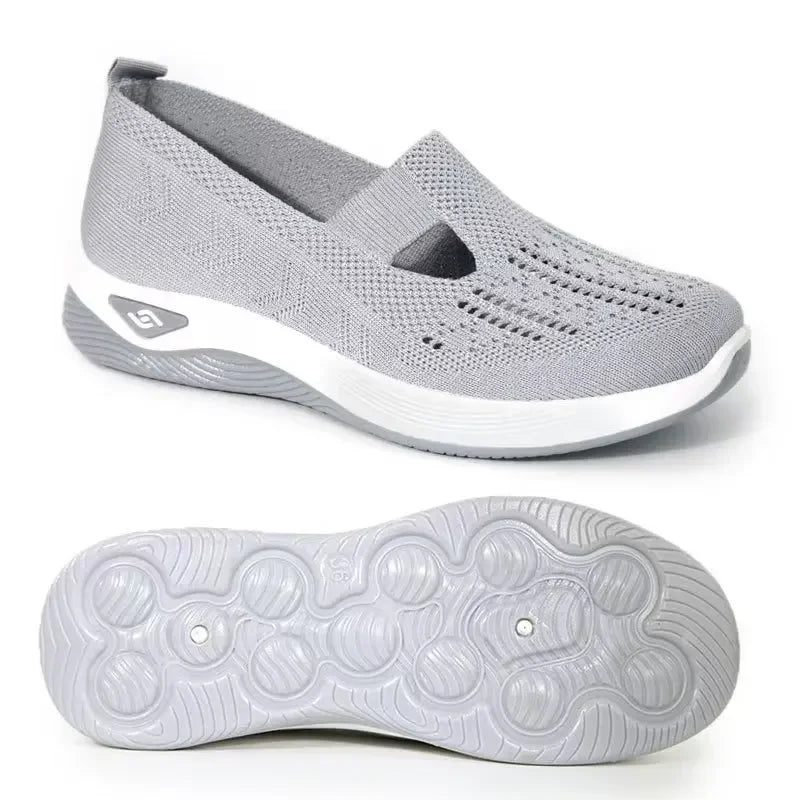 "Kvinnors blå slip-on sneakers, lättviktig, andningsbart material, med stödjande innersula och halkfri yttersula."
