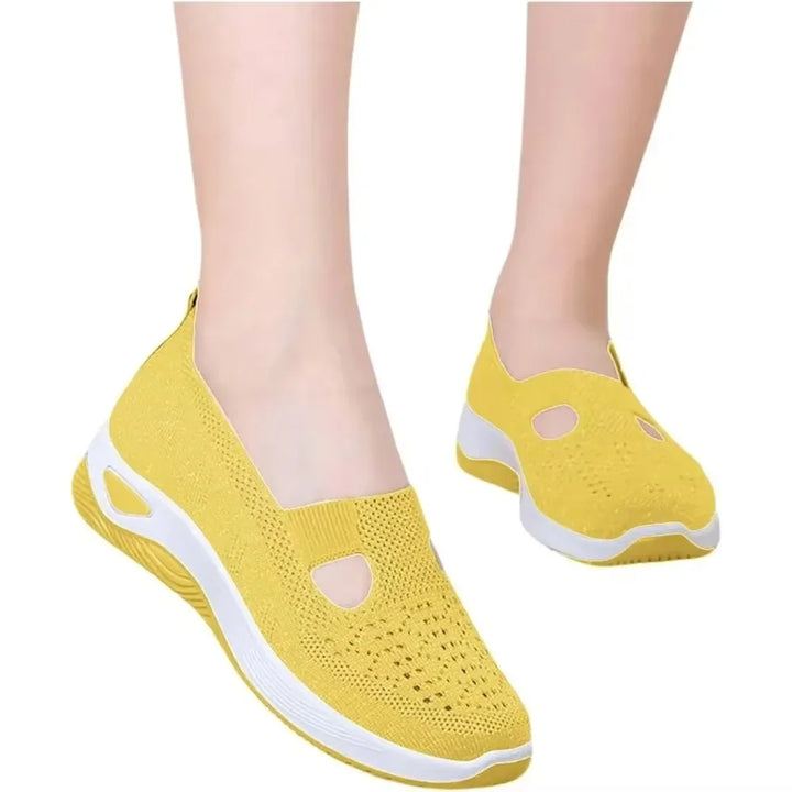 "Kvinnors blå slip-on sneakers, lättviktig, andningsbart material, med stödjande innersula och halkfri yttersula."