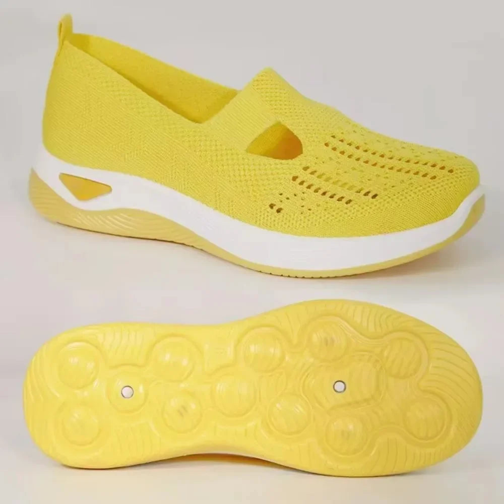 "Kvinnors blå slip-on sneakers, lättviktig, andningsbart material, med stödjande innersula och halkfri yttersula."