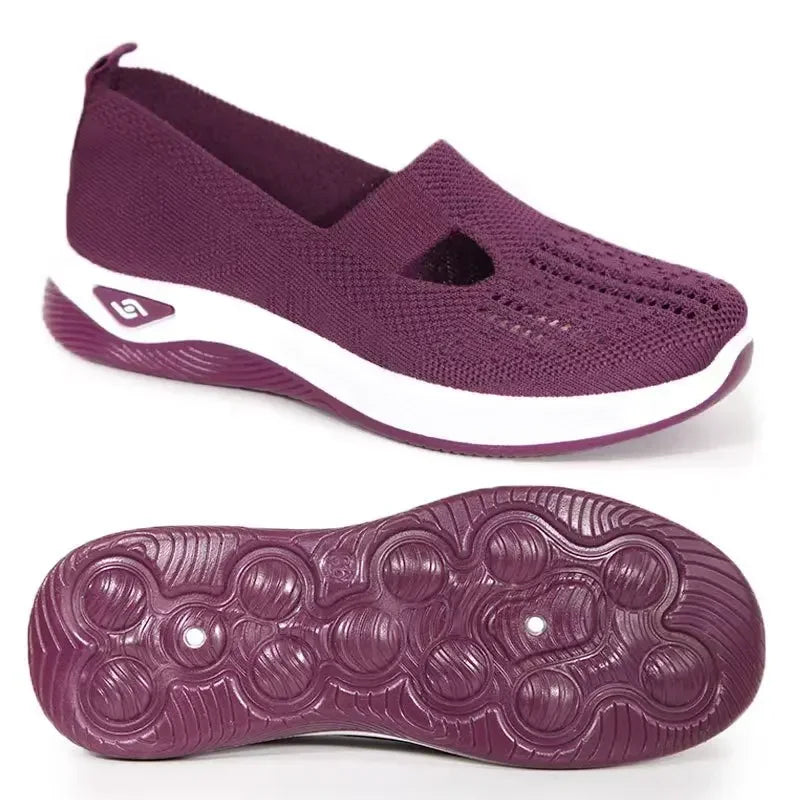 "Kvinnors blå slip-on sneakers, lättviktig, andningsbart material, med stödjande innersula och halkfri yttersula."