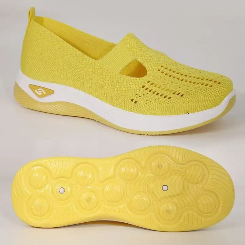 "Kvinnors blå slip-on sneakers, lättviktig, andningsbart material, med stödjande innersula och halkfri yttersula."