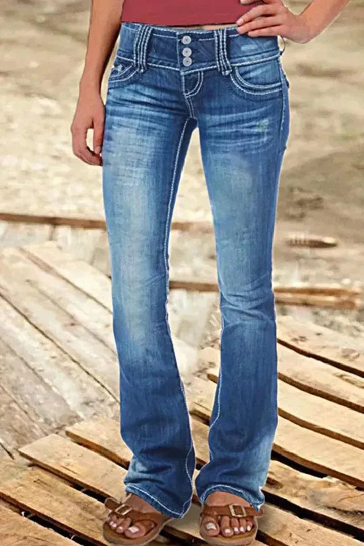 "Kvinnors bootcut jeans hög midja med slitna detaljer och elegant silhuett, idealiska för avslappnade och formella tillfällen