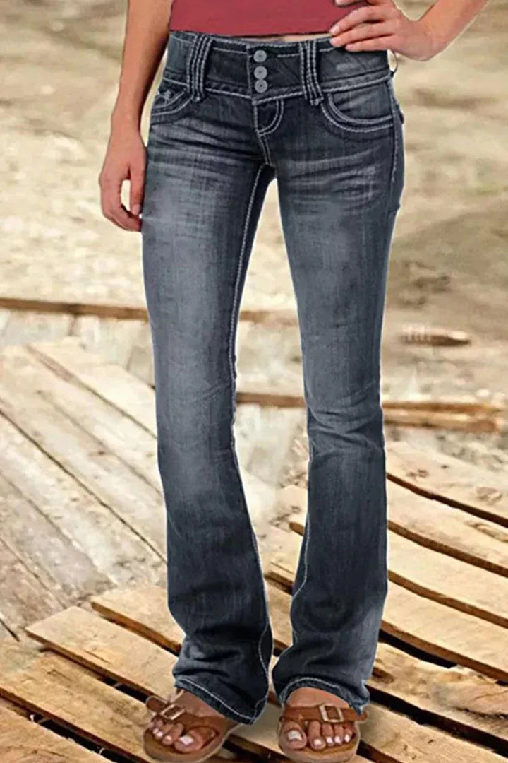 "Kvinnors bootcut jeans hög midja med slitna detaljer och elegant silhuett, idealiska för avslappnade och formella tillfällen