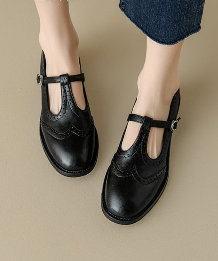 "Kvinnors bruna vadderade loafers med splicing-design, stilrena och bekväma, för både vardagligt och formellt bruk."
