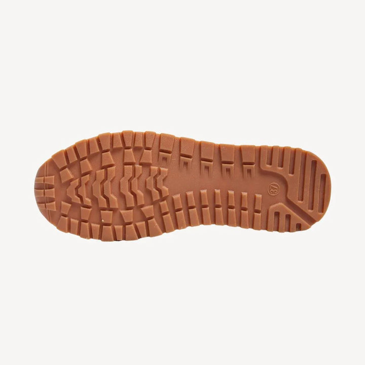 "Kvinnors chic loafers i mocka med kedjedetalj, elegant slip-on-design, perfekt för stil och komfort."