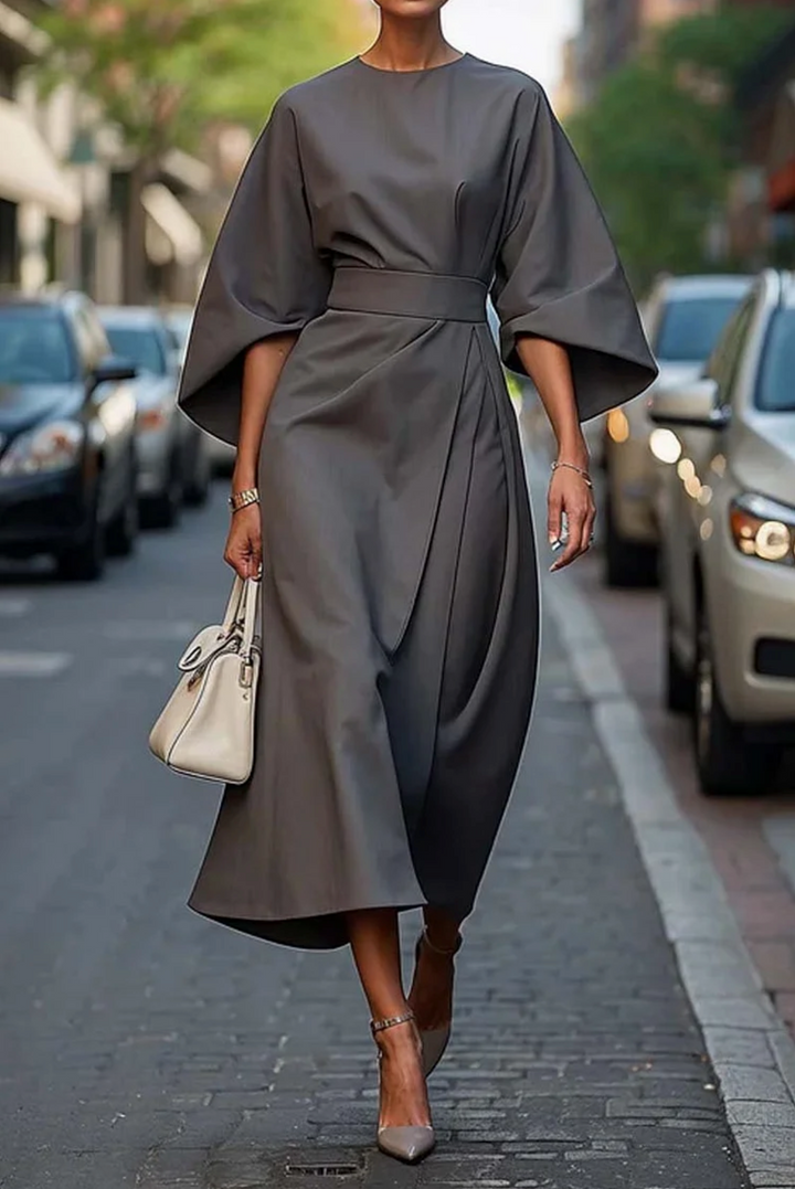 Elegant dam maxi klänning med bälte, flytande silhuett, flera färger, perfekt för olika tillfällen, sofistikerad look