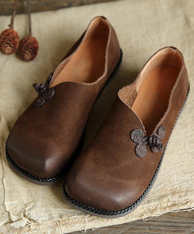 "Kvinnors eleganta bruna loafers i konstläder, slitstark gummisula och vadderad innersula, perfekt för avslappnade stilar."
