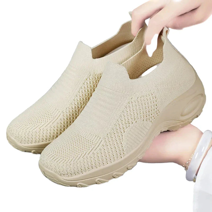"Kvinnors flyknit sommarskor, andningsbar mesh, låg klack, lätt vikt, stilrena för promenader och sommaraktiviteter"