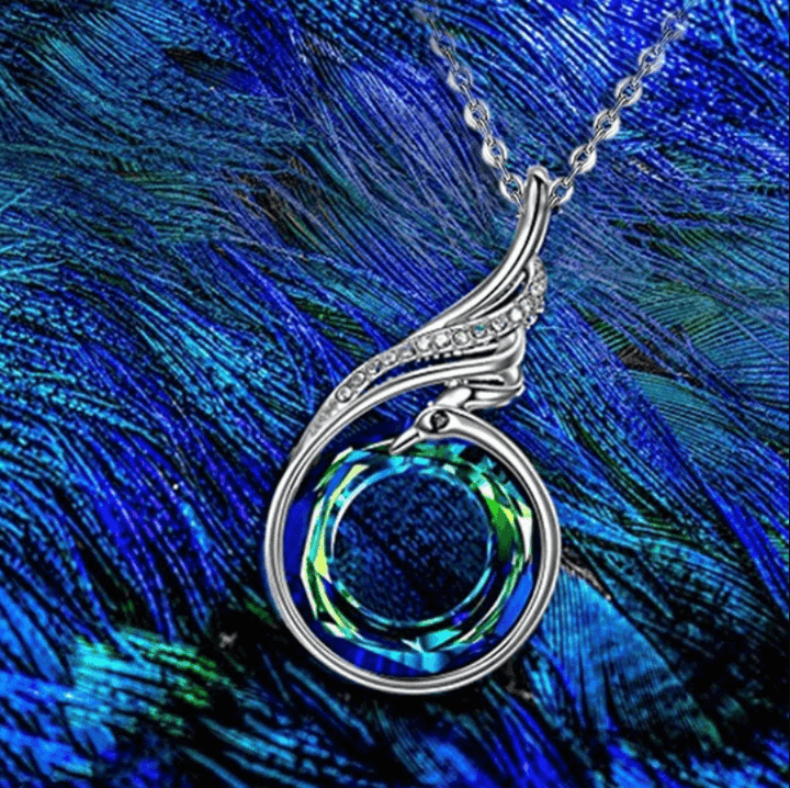 "Kvinnors halsband med livfulla kristaller, flerfärgad design, elegant och symbolisk accessoar för alla tillfällen."