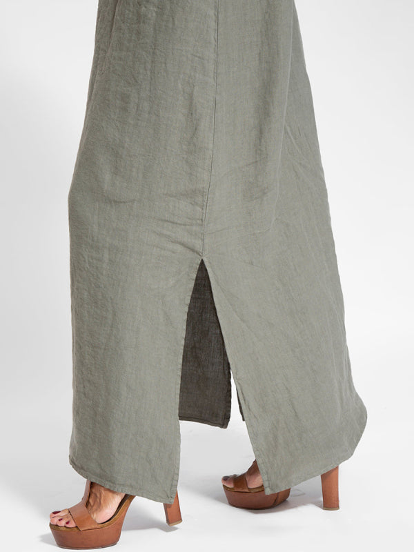 "Kvinnors halterneck maxi klänning i bomullsblandning, flödande design, idealisk för sommar, stilren och bekväm."