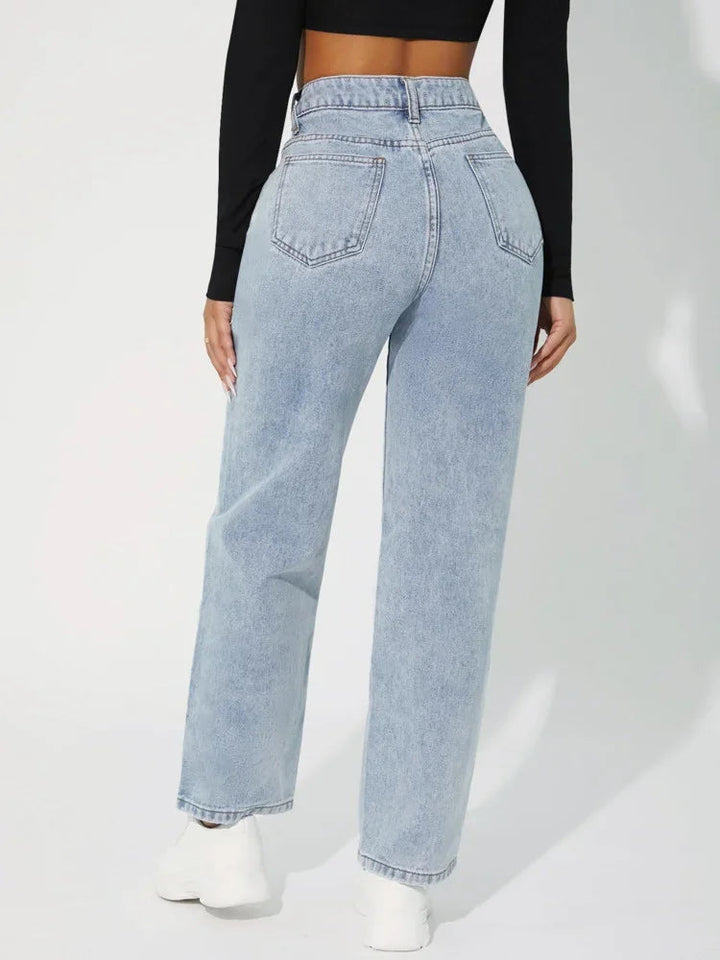 "Kvinnors högmidjade raka ben jeans i ljusblått och svart, smickrande passform, elegant stil och komfort för alla tillfällen.