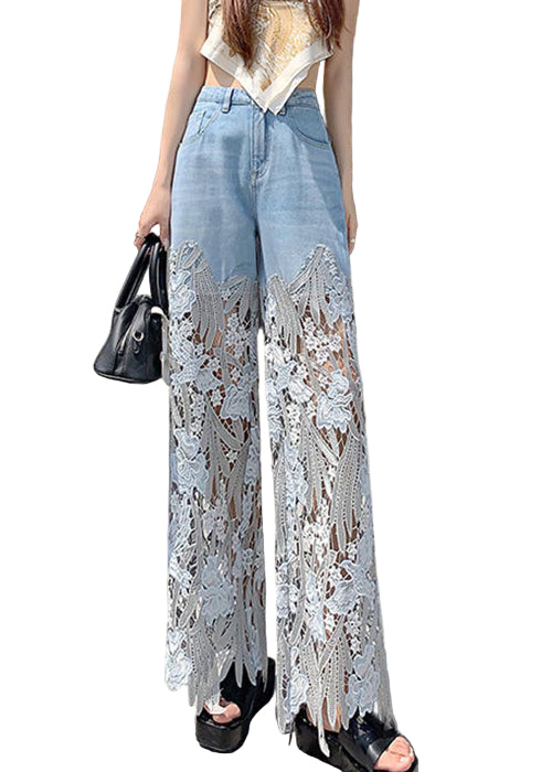 "Kvinnors jeans med håldesign och spetsdetaljer i denim, perfekt för att framhäva en unik stil."