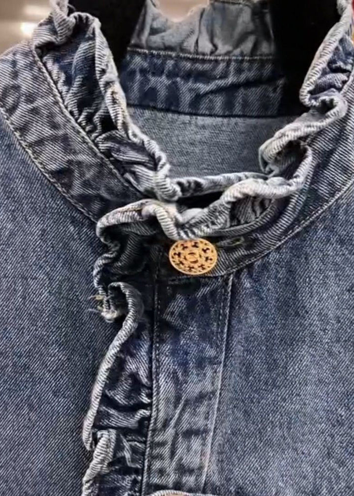 "Kvinnors jeansjacka med volangdetaljer, långa ärmar, ljus denim, feminin stil, avslappnad passform för vardag och fest."