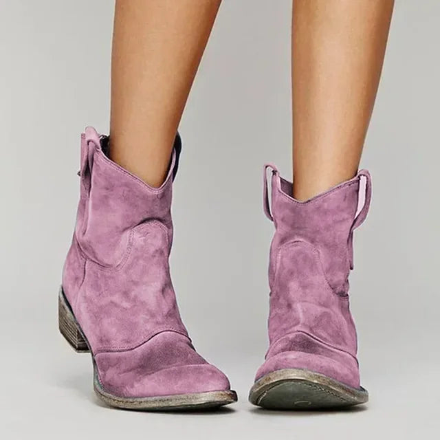 "Kvinnors klassiska cowboystövlar, elegant brun design med autentisk västerländsk stil, perfekt för alla tillfällen."