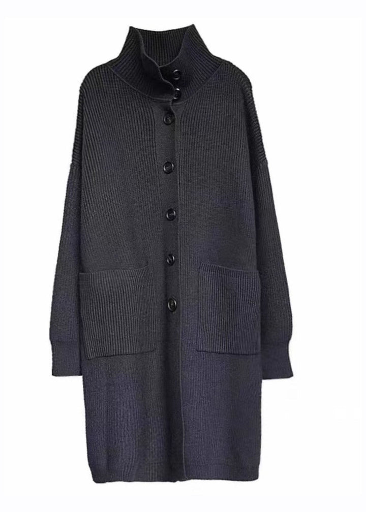 "Kvinnors långärmad polotröja med stickad design, fickor och knappar, perfekt för höst och vintermode."