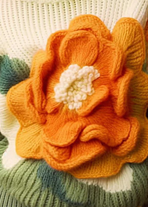 "Kvinnors långärmad topp i mjukt tyg med o-hals och livligt blommönster, perfekt för vardag och friluftstid."