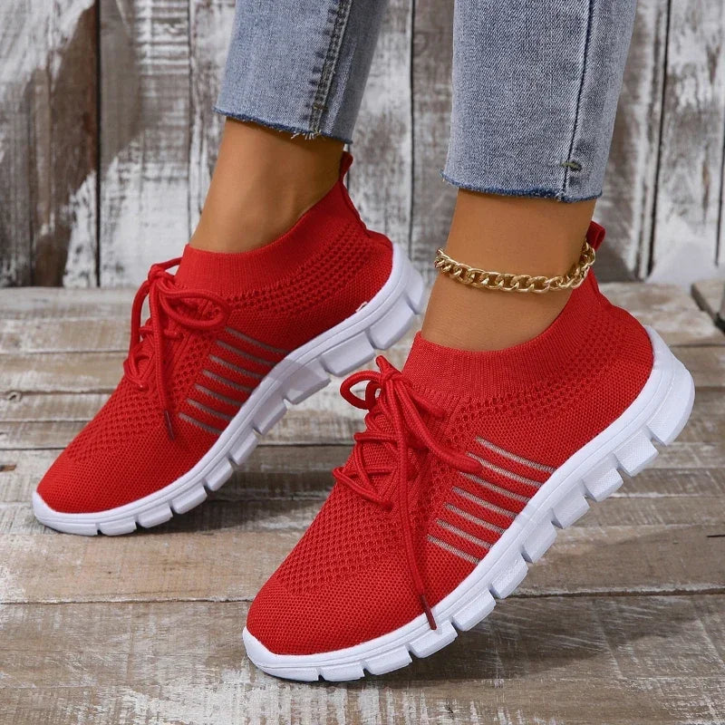 Kvinnors lätta mesh sneakers för sommar, andningsbart material, modern design, perfekt för soliga dagar och fritid.