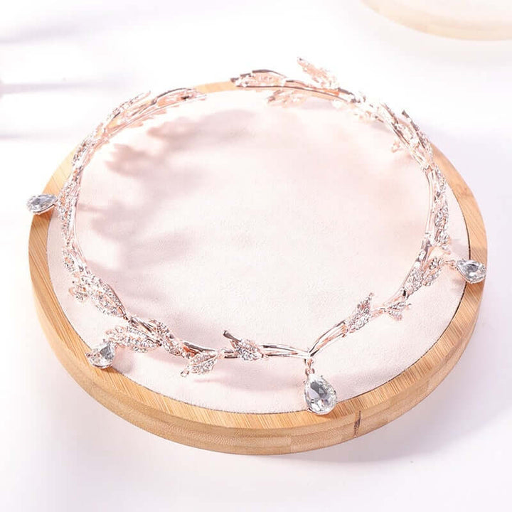 "Kvinnors lyxdiadem i kristall, silverpläterad kronform med strass, justerbar passform för bröllop och festligheter."