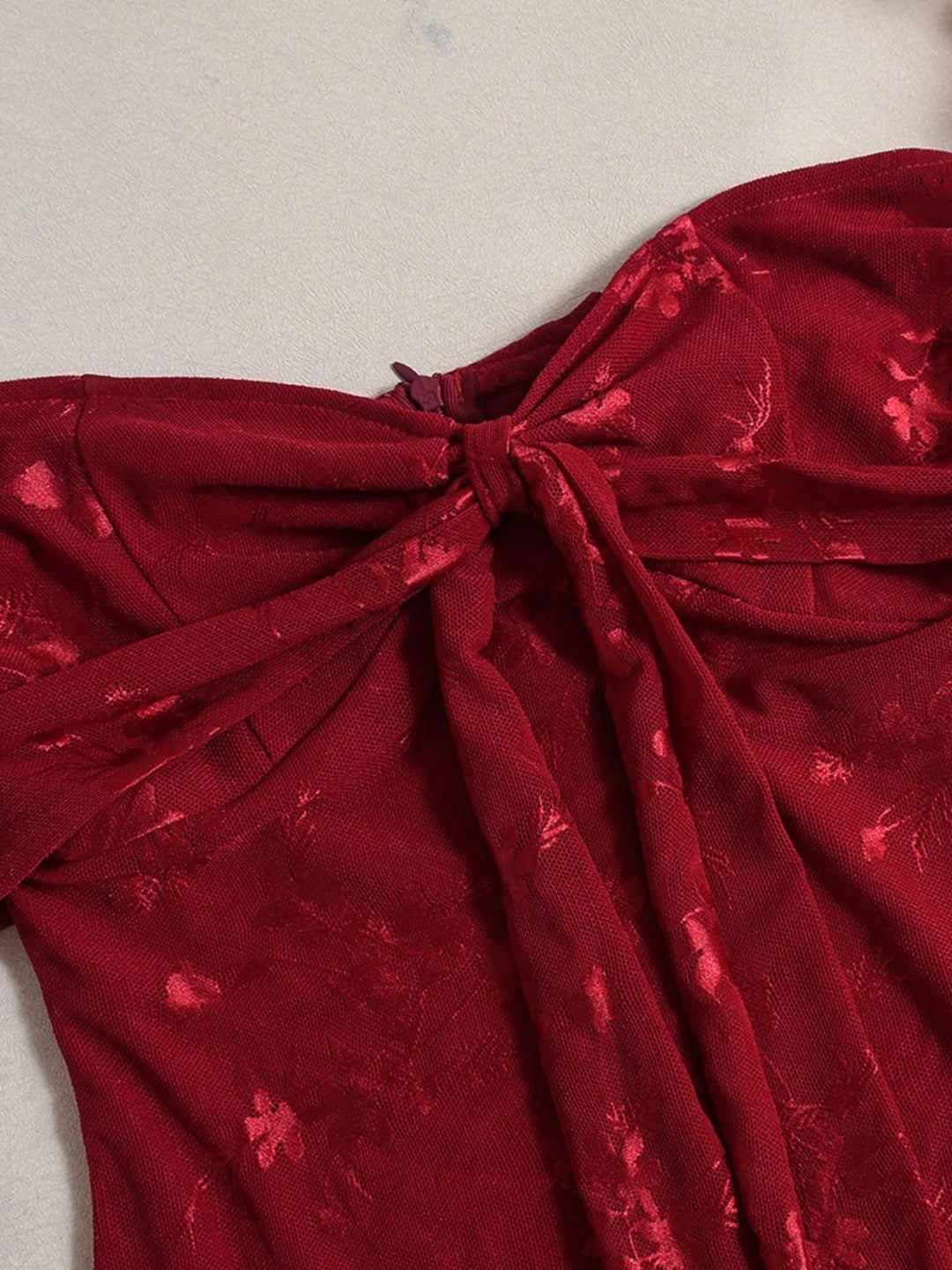 "Kvinnors off shoulder klänning med sweetheart urringning, elegant design i stretchigt material, perfekt för festliga tillfäl
