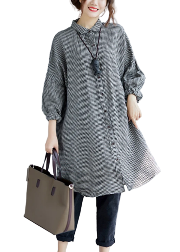 "Kvinnors oversize T-shirt med rutigt mönster, nedvikt krage och lång ärm, trendig och bekväm look för alla tillfällen."