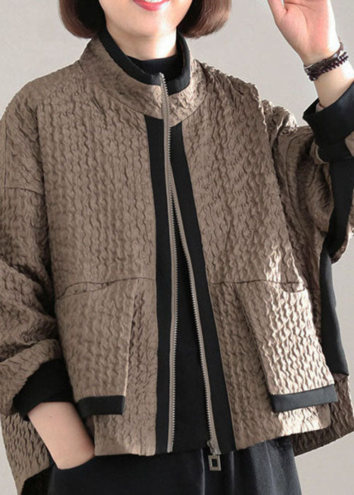 "Kvinnors patchworkkappa med unika fickor, chic design, ljus bas med kontrasterande färger för vårens stil och komfort."