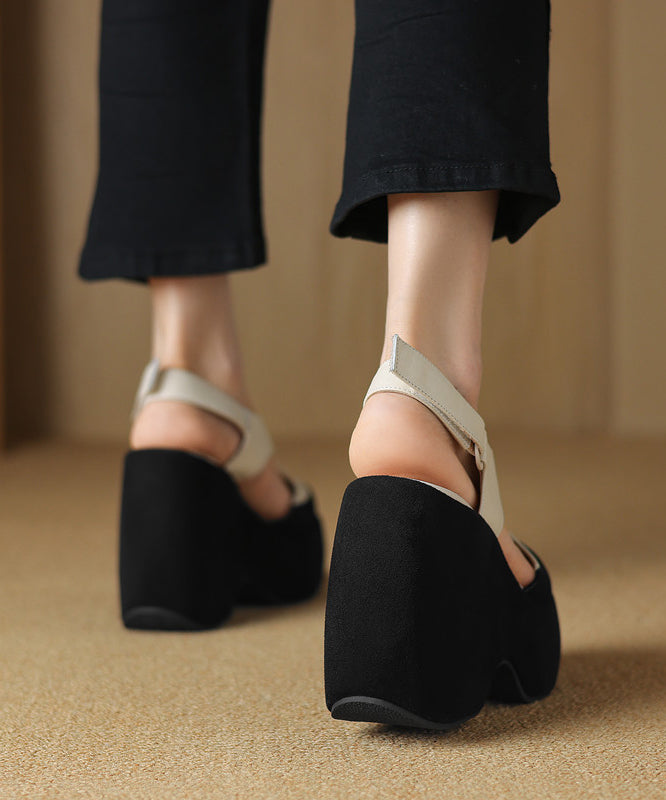 Kvinnors plattform sandaler med ihålig design, sandalfot i brunt kohudsläder, 12 cm plattformsklack.