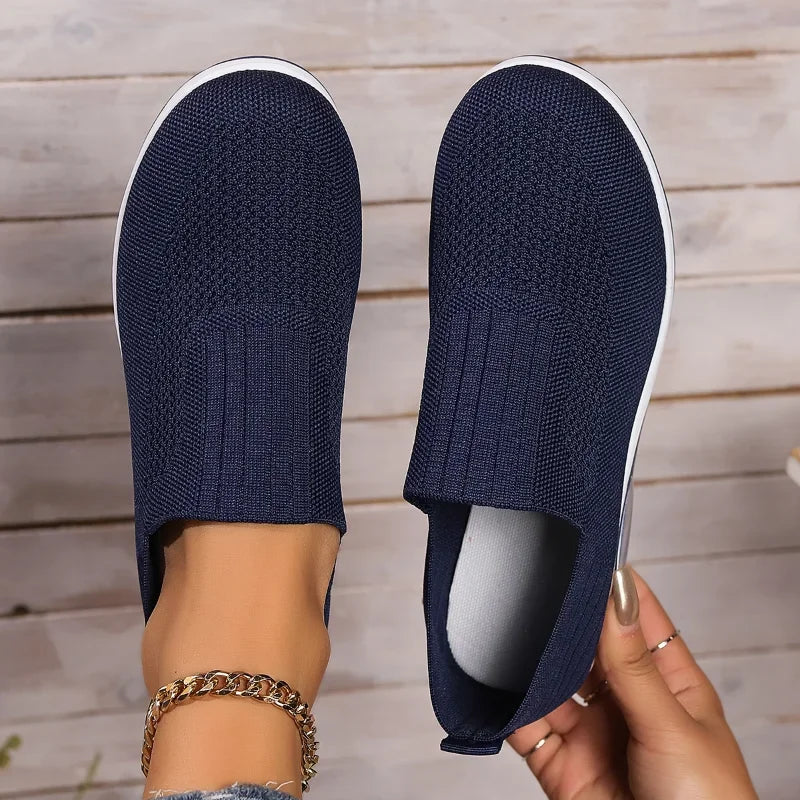 "Kvinnors plattform sneakers i andningsbart tyg, elegant design, grå färg med vit plattform och non-slip sula"