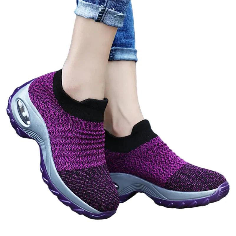 "Kvinnors plattform sneakers, vit/svart/röd, textil och syntet, elegant design för stil och komfort"